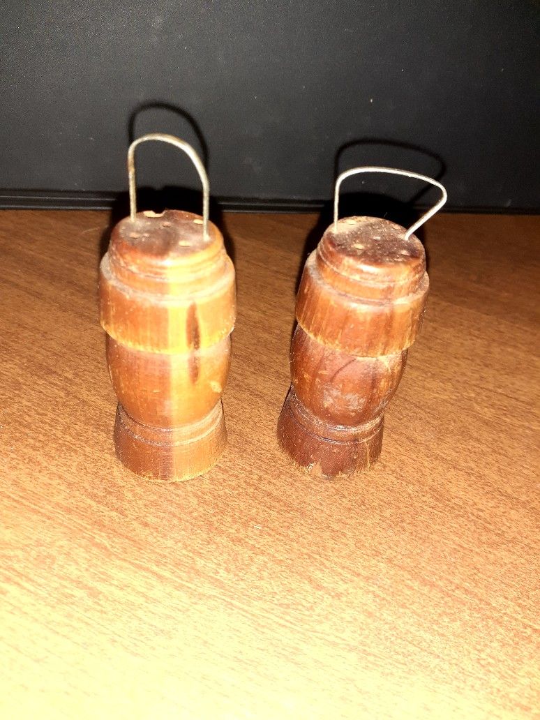 Vintage Wooden Lantern Souvenir Salt And Pepper Shakers