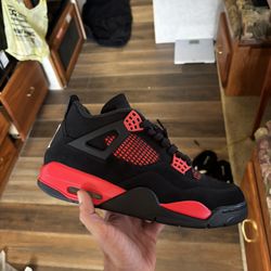 Jordan retro 4 red thunder size 9 used (9.5/10)