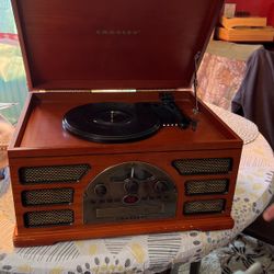 Crosley Record/radio/ Cassette Player