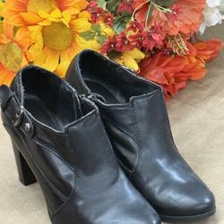 Women’s black heeled ankle booties
