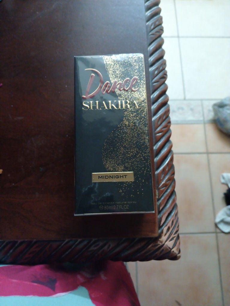 Dance Shakira  Perfume