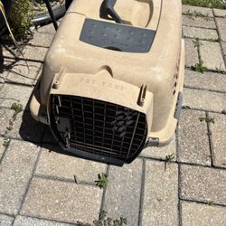 pet carrier if you can really use it come get it free