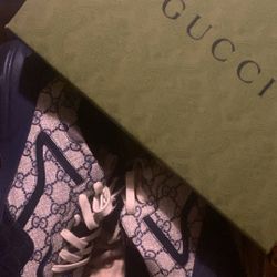 GUCCI SHOES - LIKE NEW 