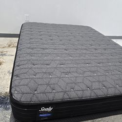 Queen Sizes Mattress And Box Spring 