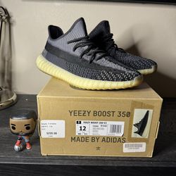 Men’s Adidas Yeezy Size 12 Used Carbon