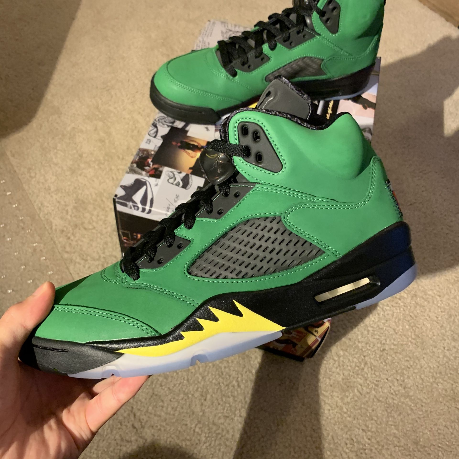 Jordan 5 SE Retro “Green Apple” Oregon Size 8 & 11.5