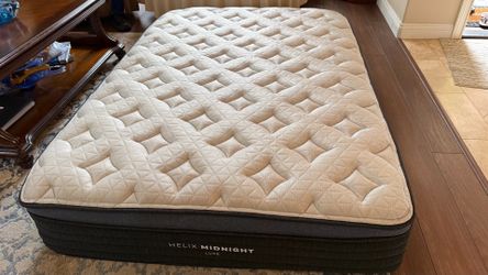 Helix Midnight Luxe Mattress - King