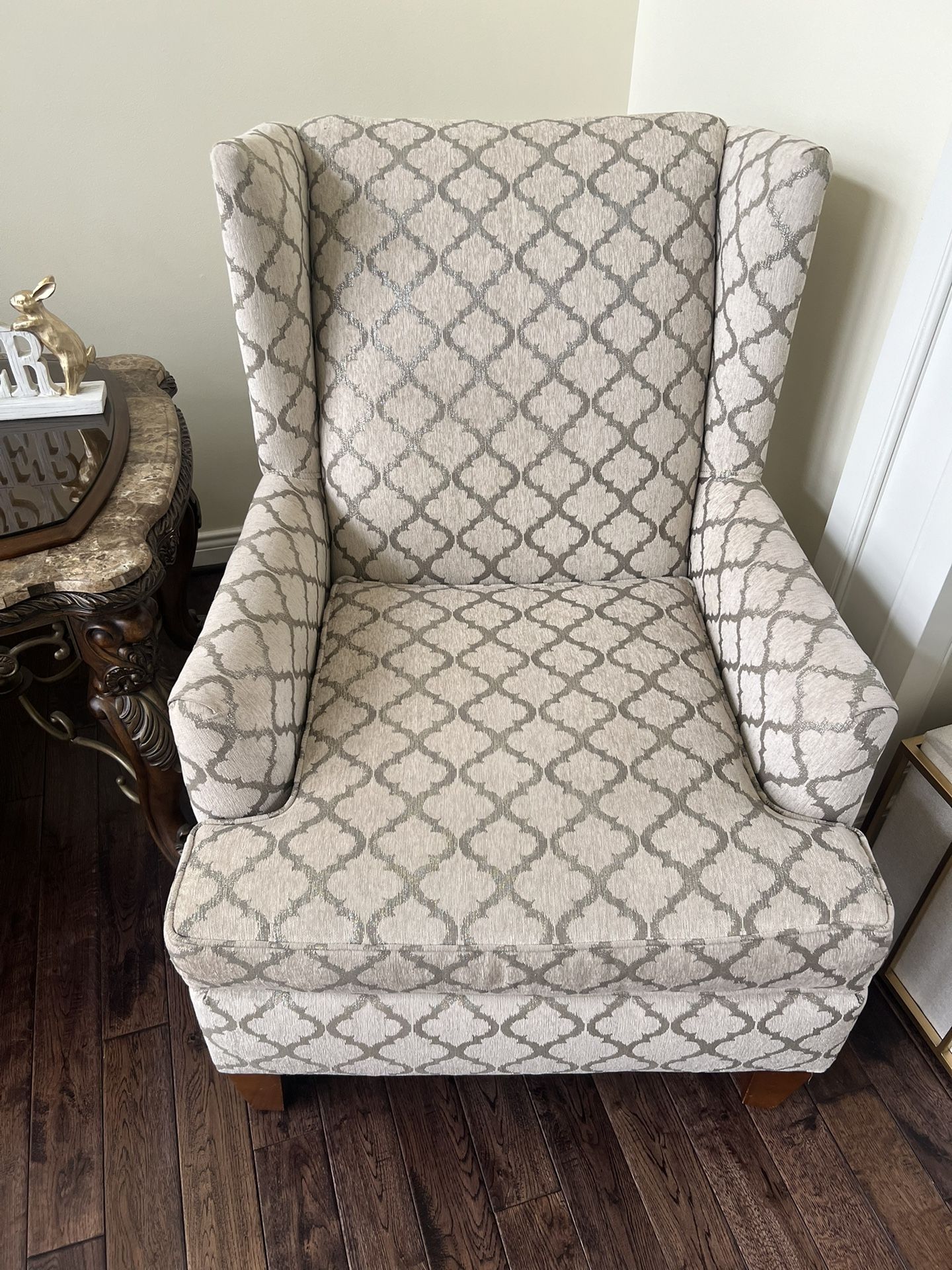 Single Chair