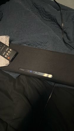 YAMAHA sounds bar with a built in subwoofer like new