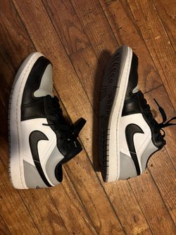 Air Jordon 1 Lows Shadow Toe Size 7