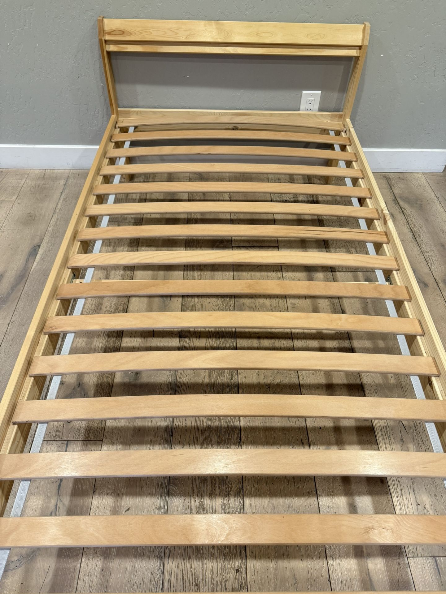 Solid Wood Twin Bed Cama Cot Sleep 🛌 