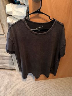 Women’s black washed tshirt