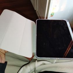 Ipad 10 With Case And Pen