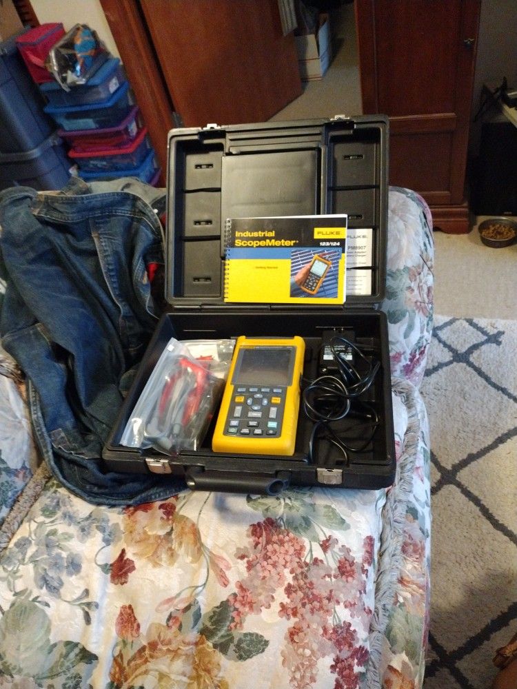 Fluke 123/124 Industrial ScopeMeter
