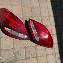 15-18 Mercedes Benz c300 w205 oem taillights