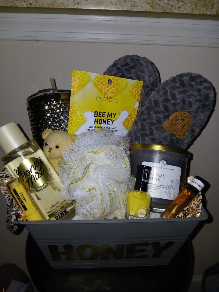 Be My Honey Victoria's Secret Yankee Candle Gift Basket