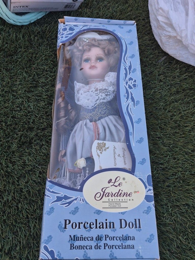 Vintage Porcelain Doll Collection *description