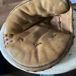 Vintage Catchers Mitt ‘70s Regent CM 10