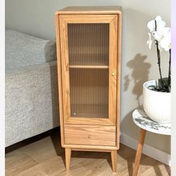 storage cabinet / shelf