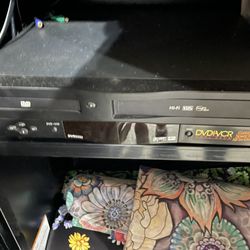 Go Video DVD / VHS Player & Recorder Unit. 🔥🔥🔥🔥🔥🔥🔥