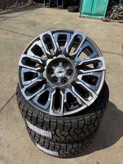 22” Grey W/ Chrome Inserts Ultimate Wheels and Tires