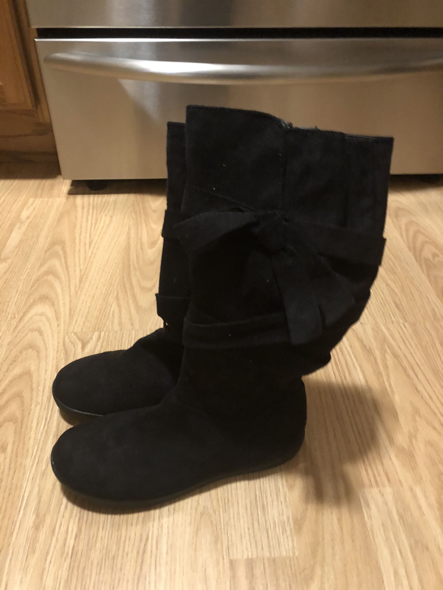 Girl’s or Women’s New Black Suede Boots Size 4