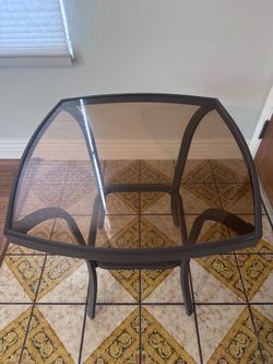 Free outdoor bistro table