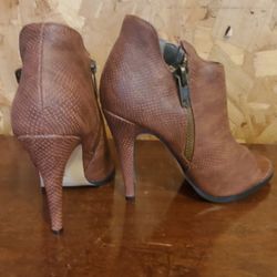Brown Size 7 Michael Antonio Peep Toe Heeled Booties