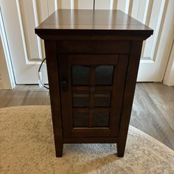 End Table With Receptacles andUSB ports
