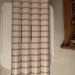 Wallpaper. 4 Rolls. New/sealed w/same lot number