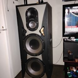Concert speakers