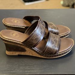 Ladies Wesges By Nuture Size 10