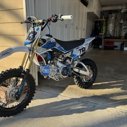 2017 KLX110L