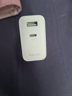 One plus super vooc charger 80w GaN