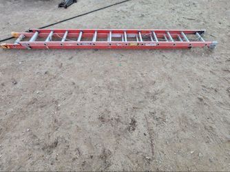 24' fiber glass extension ladder