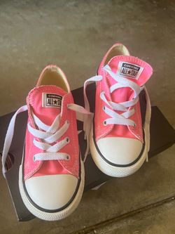 Converse All Star Low-Top Yourh SZ 10 Pink Sneakers