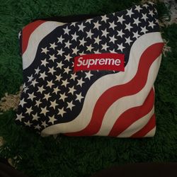 Supreme American Flag Box Logo Size Medium