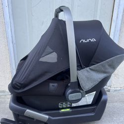 NUNA CAR SEAT 