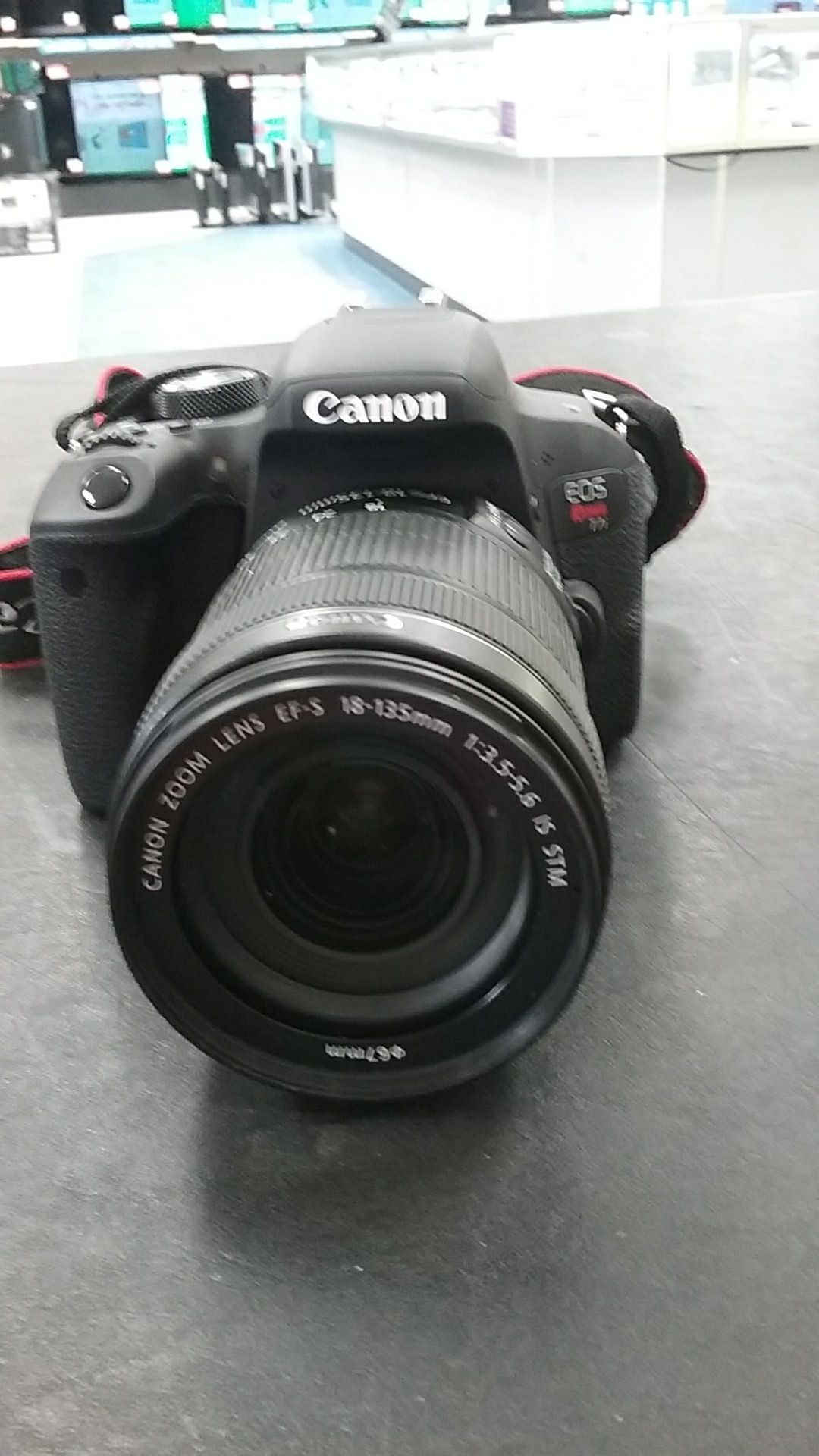 Canon Digital SLR Camera EOS REBEL T7I