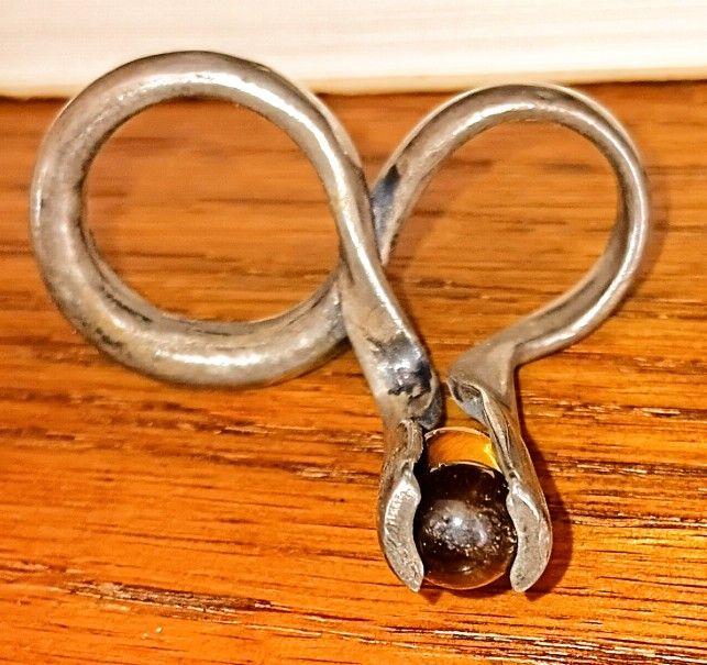 Double Finger RING, Silver, w/Agate Stones