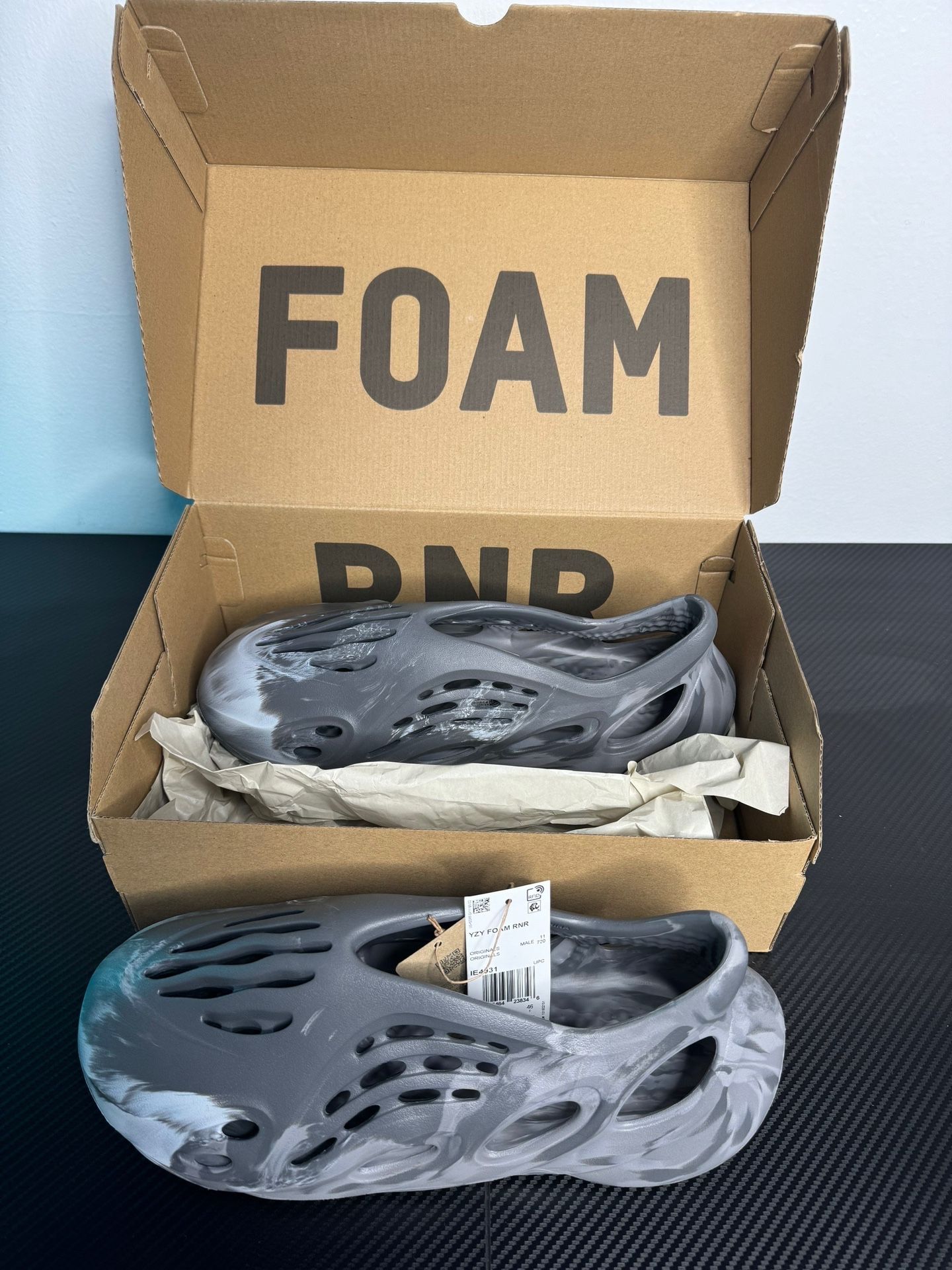 Adidas Yeezy Foam RNR (Mx Granite)