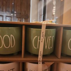 Rae Dunn Footed Planter  3 Per Set