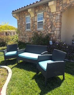 Delivery available! Outdoor wicker patio set