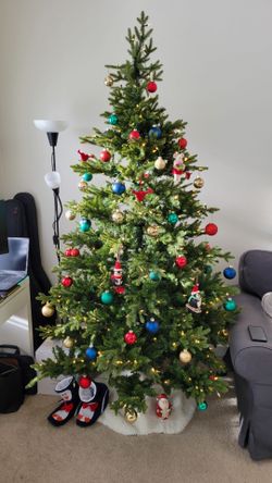 Home Accents Holiday 7.5 Ft. Lanier Noble Fir LED Pre-Lit Christmas Tree