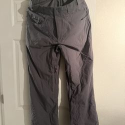 Like new gray Quicksilver Snowboarding / Ski Pants - Large