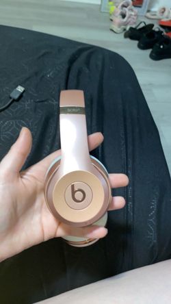 Beats Solo 3 Over-Ear Headphones Rose Gold