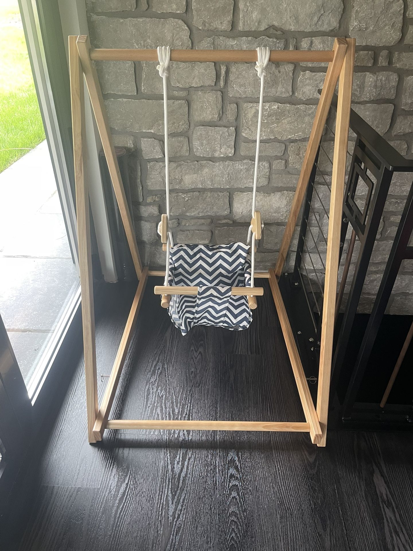 Avenlur Baby Swing