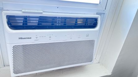 10,000 BTU Hisense Window Air Conditioner Works Perfect.