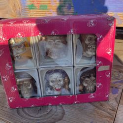 Collectibles Eye Lights Up   New $15  For Set Six Of Them 