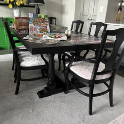 TABLE ( CHAIRS SOLD SEPARATELY OR AS A SET ) DEAL ONLY TODAY PICK UP 